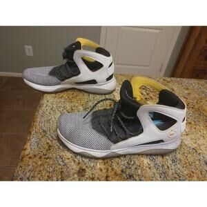 Nice Nike Air Flight Huarache ULTRA N7 Size 9.5 White Black Yellow 880855-117